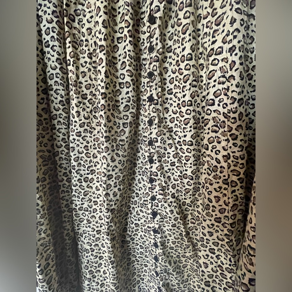 NWT: IN LOOM Leopard Print Button-up Dress with Puff Sleeves Size Medium - Picture 3 of 9